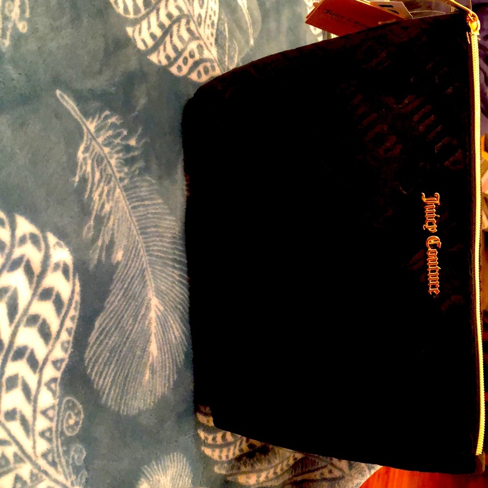 Beautiful black juicy couture make up/travel bag